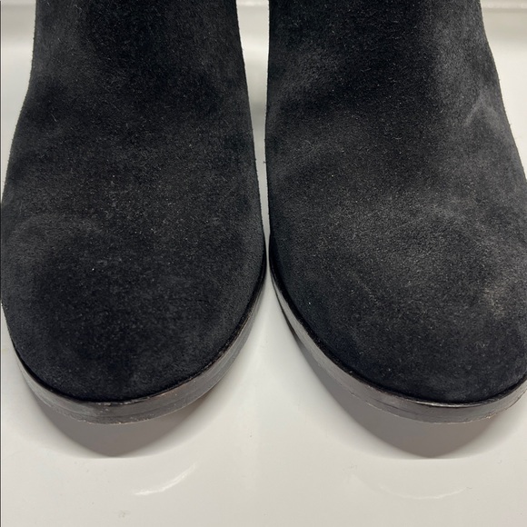 Like new Frye Myra Boots/Booties. Black Suede. Size 7 - Picture 8 of 12